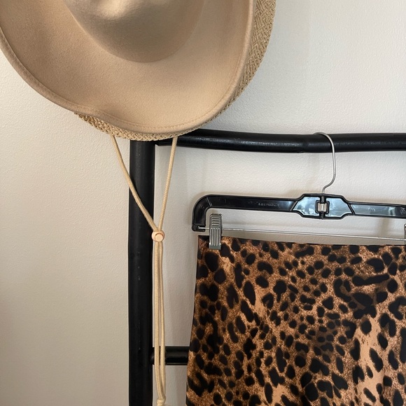 Forever 21 Cheetah Print Skirt - Picture 3 of 3